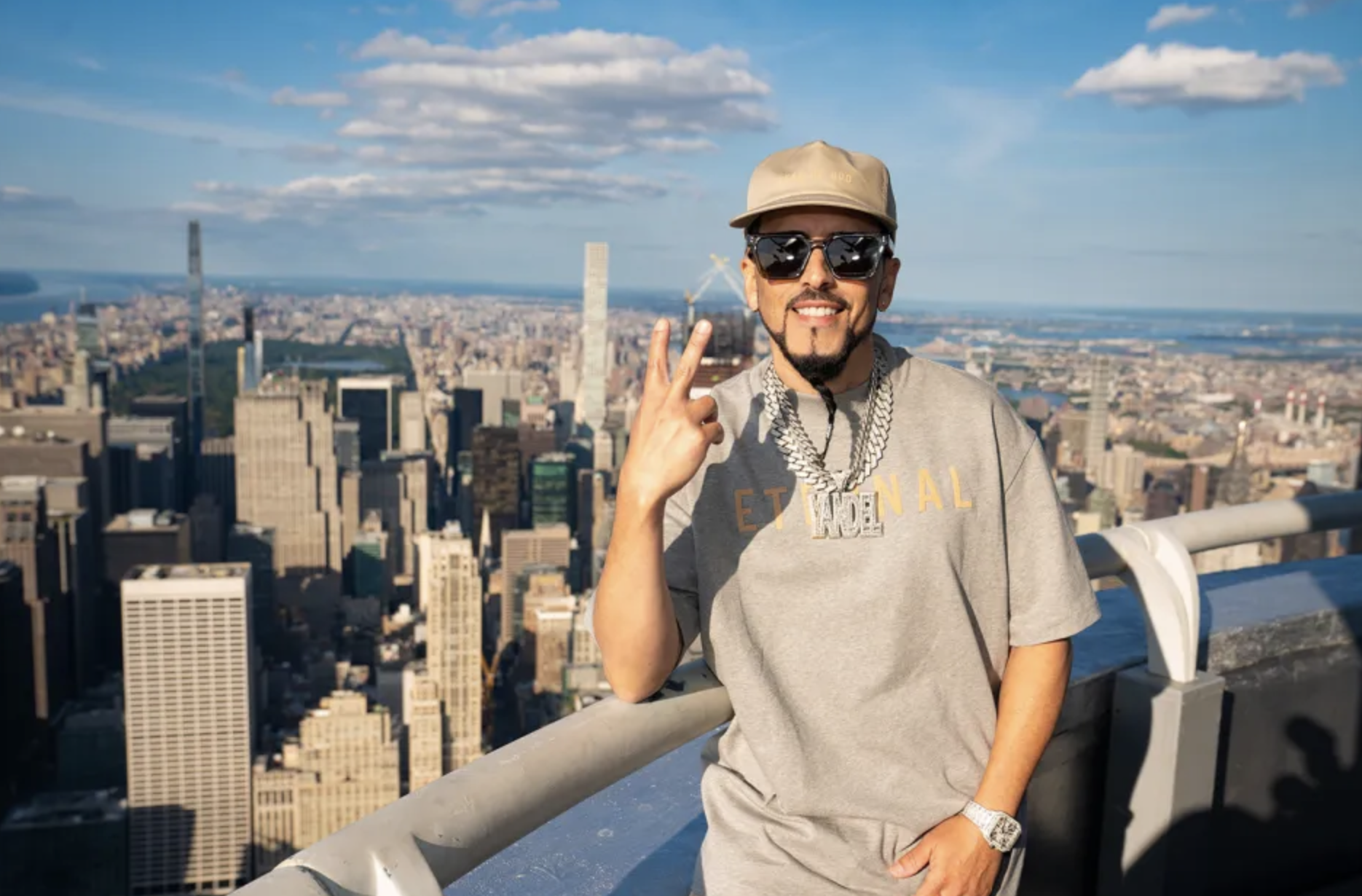 Yandel Makes History at New York’s Empire State Building 